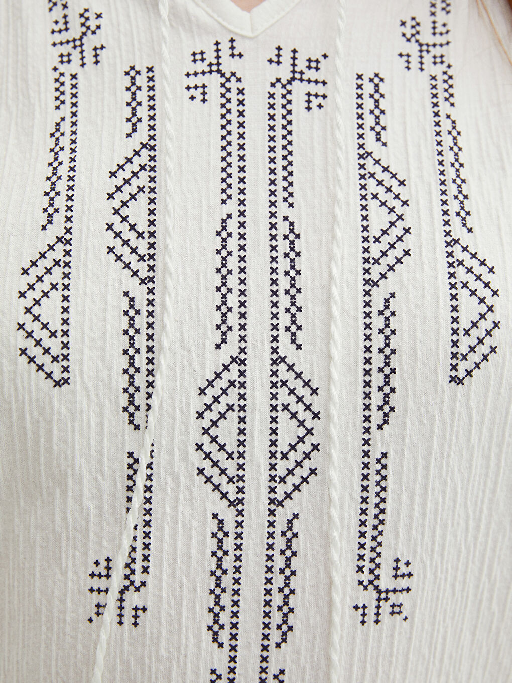 Ekru Bağlamalı Yaka Baskılı Uzun Kollu Kadın Tunik-3