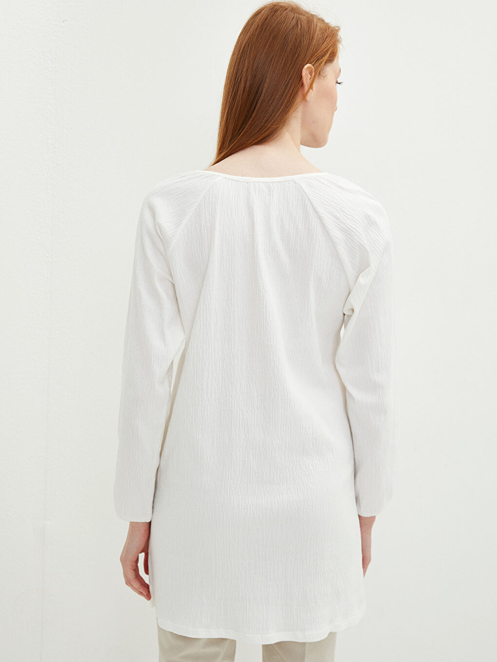 Ekru Bağlamalı Yaka Baskılı Uzun Kollu Kadın Tunik-4