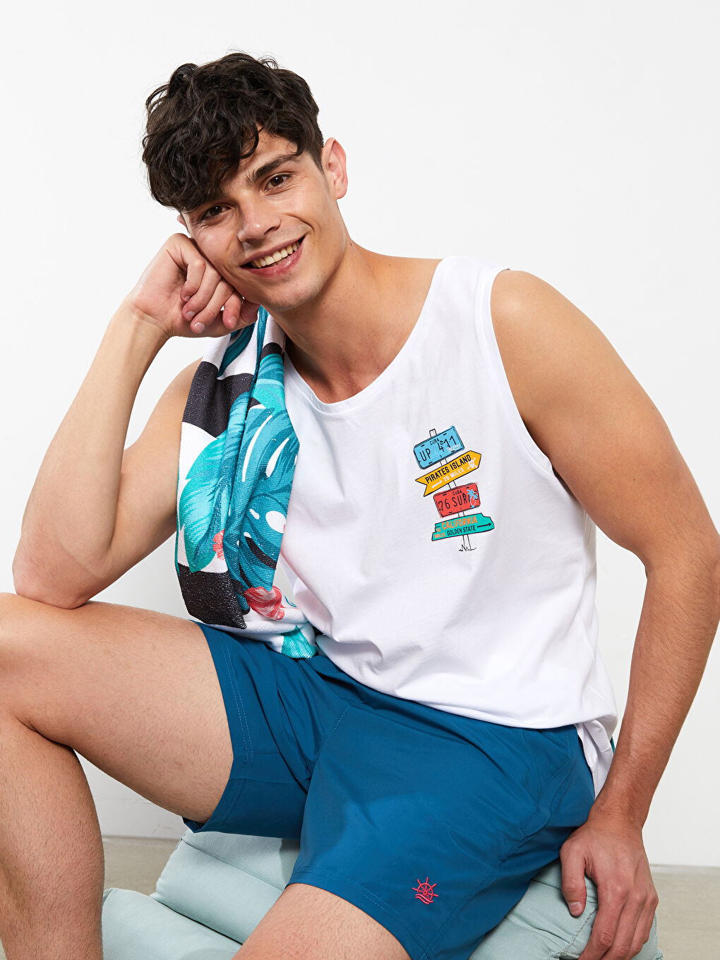 Petrol Kısa Boy Nakışlı Erkek Deniz Şortu