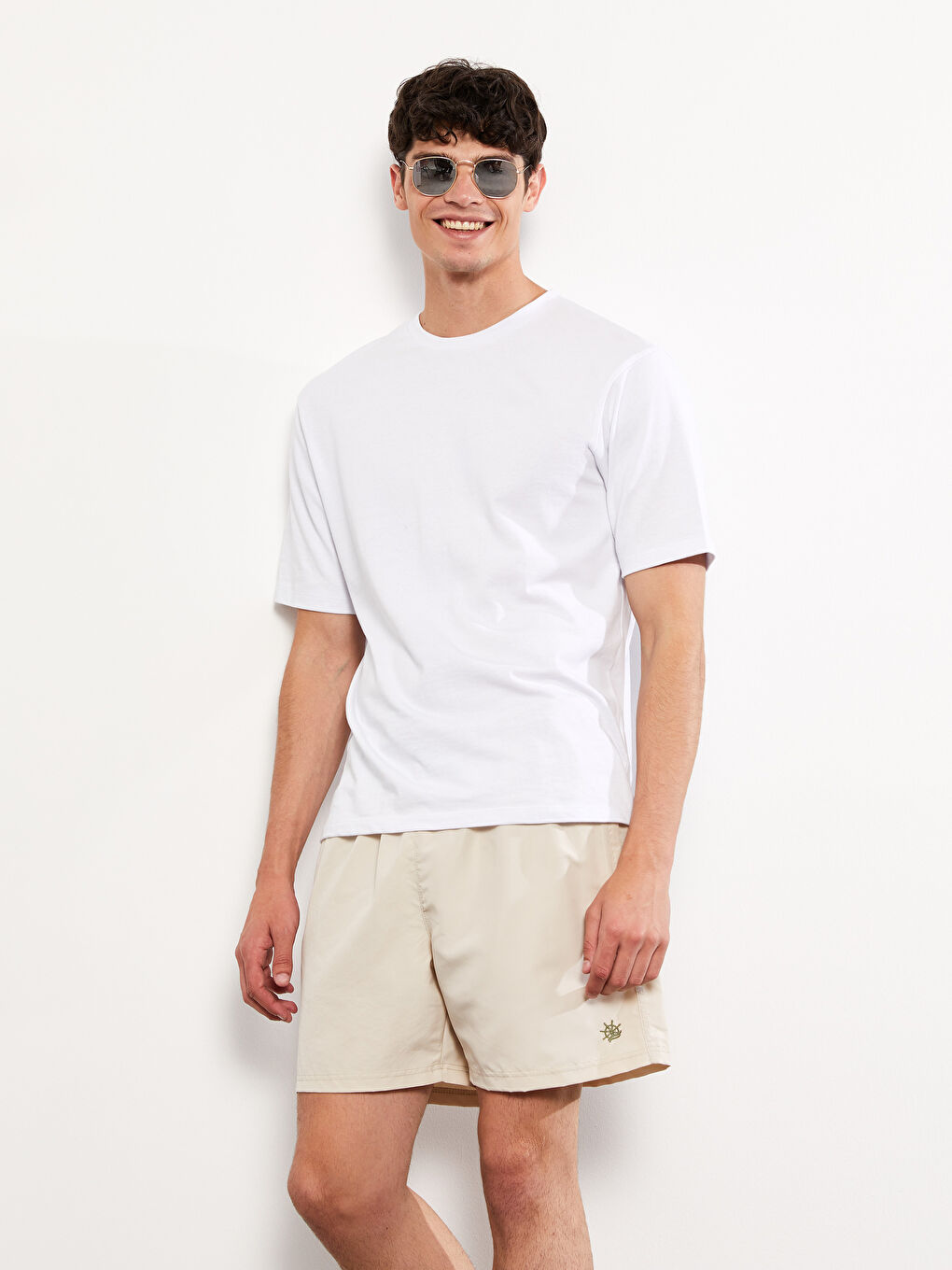 Gri Kısa Boy Nakışlı Erkek Deniz Şortu