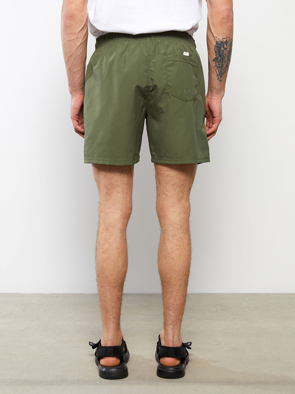 Haki Kısa Boy Nakışlı Erkek Deniz Şortu-4