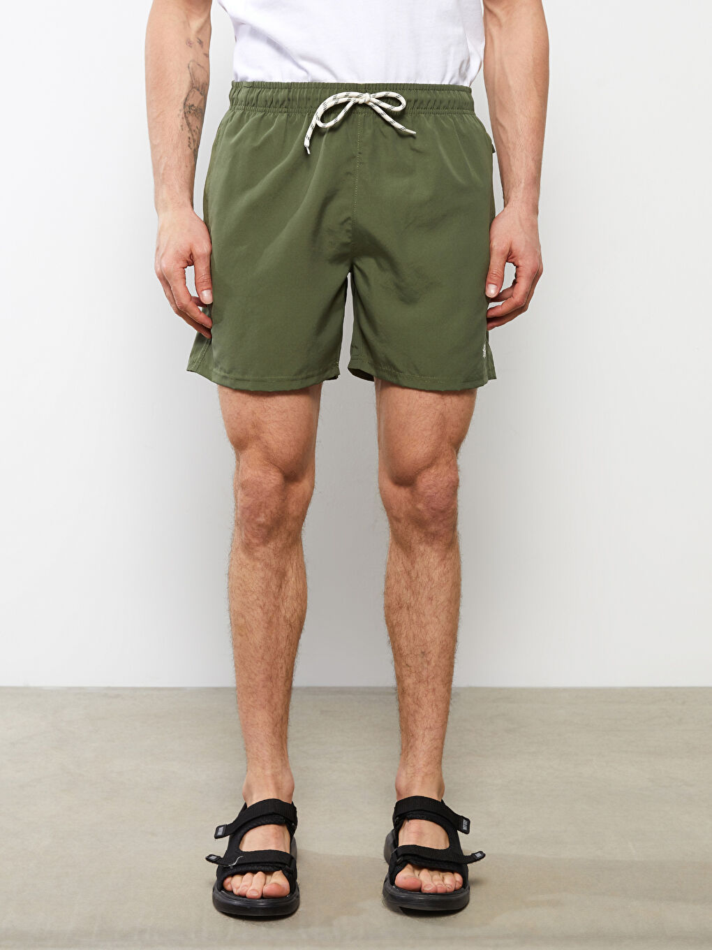 Haki Kısa Boy Nakışlı Erkek Deniz Şortu-2