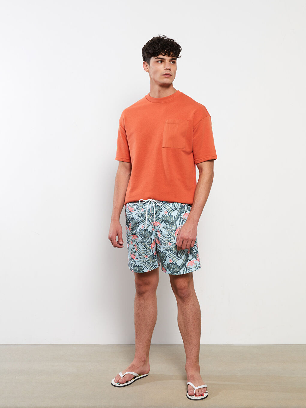 Turkuaz Diz Hizası Boy Desenli Erkek Deniz Şortu-3