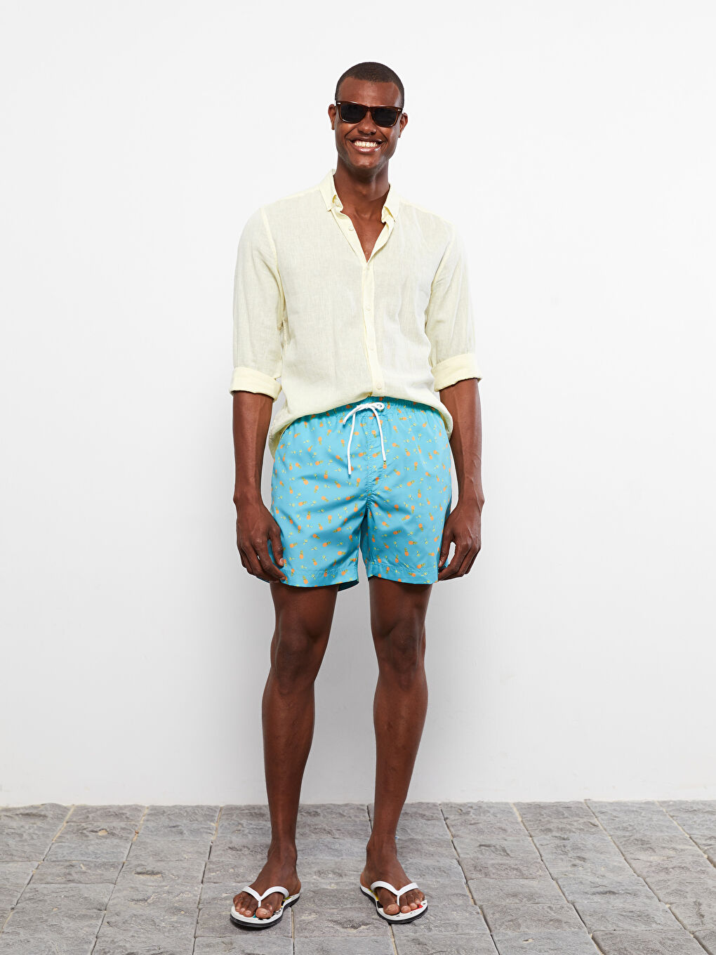 Turkuaz Diz Hizası Boy Desenli Erkek Deniz Şortu-1