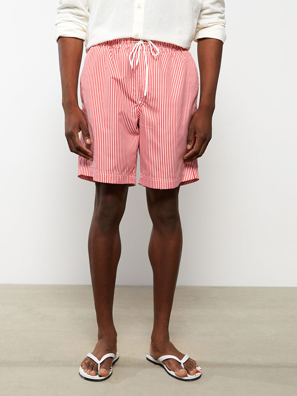 Kırmızı Diz Hizası Boy Çizgili Erkek Deniz Şortu-3