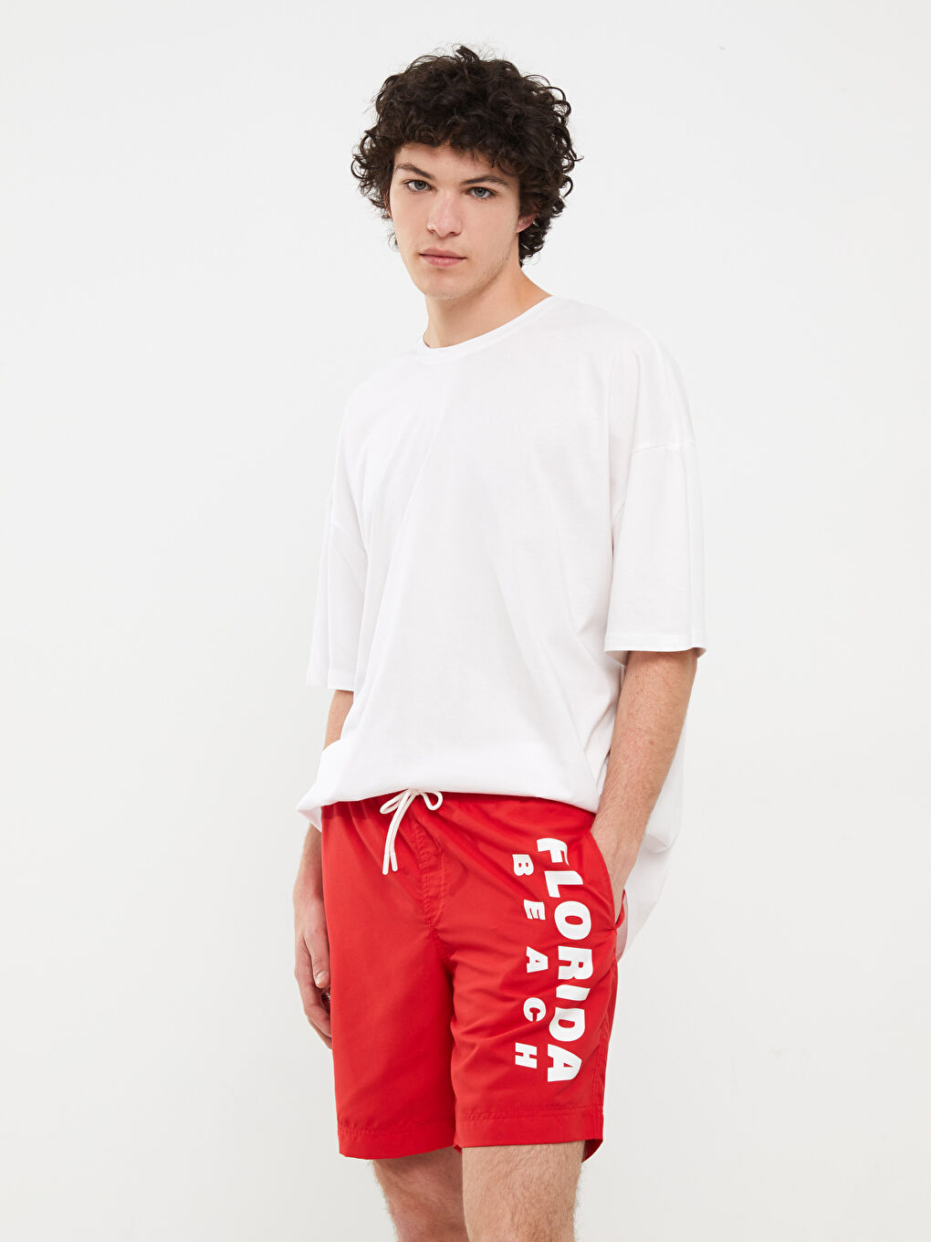 Kırmızı Diz Hizası Boy Baskılı Erkek Deniz Şortu