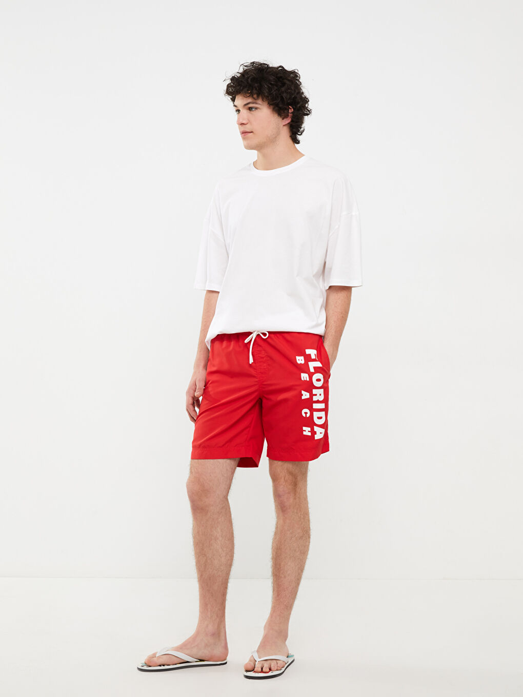 Kırmızı Diz Hizası Boy Baskılı Erkek Deniz Şortu-1