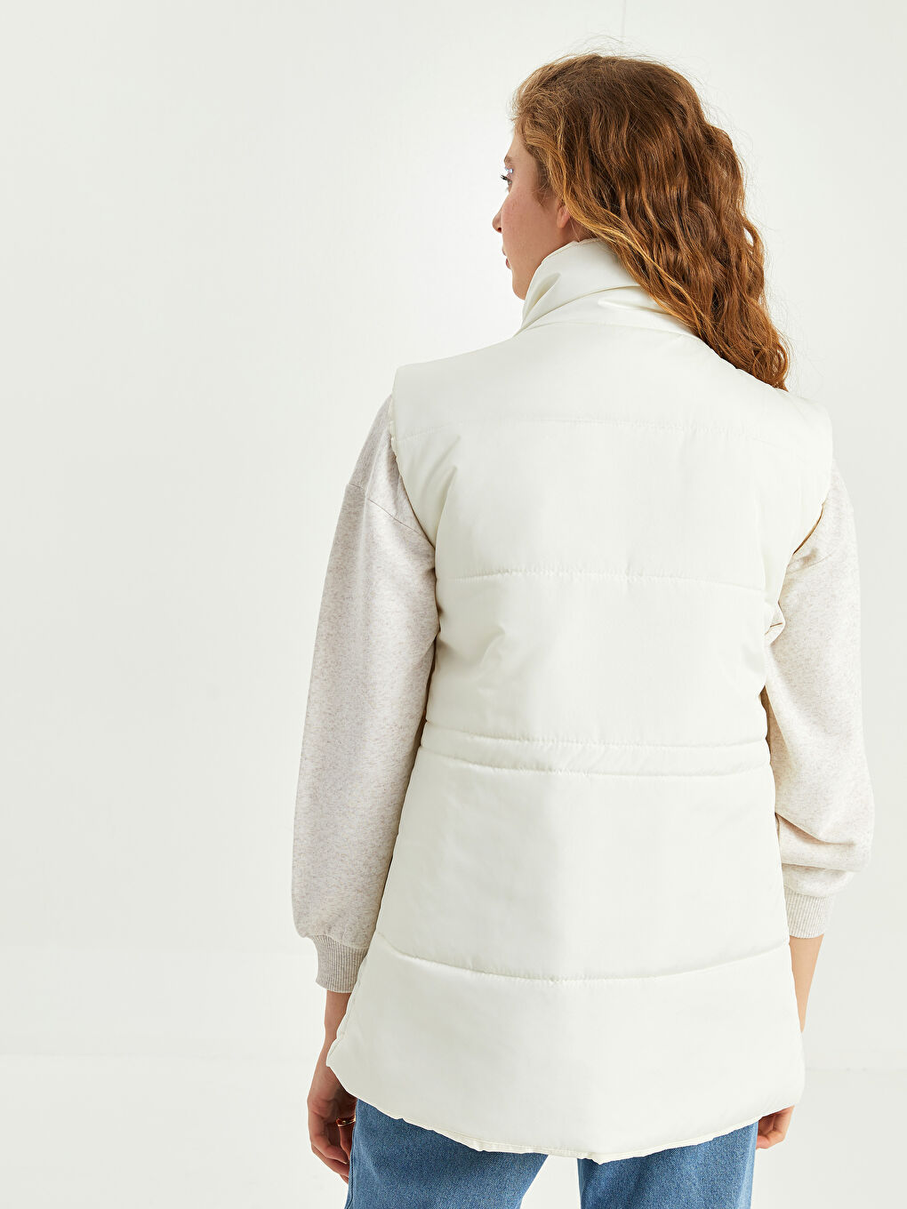 Ekru Dik Yaka Düz Cep Detaylı Kadın Şişme Yelek-4