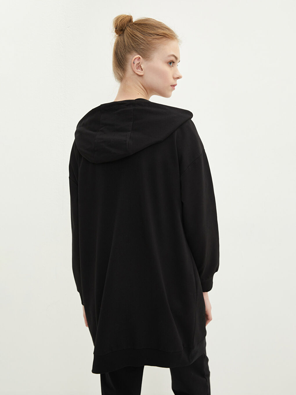 Siyah Kapüşonlu Düz Uzun Kollu Oversize Kadın Spor Hırka-3