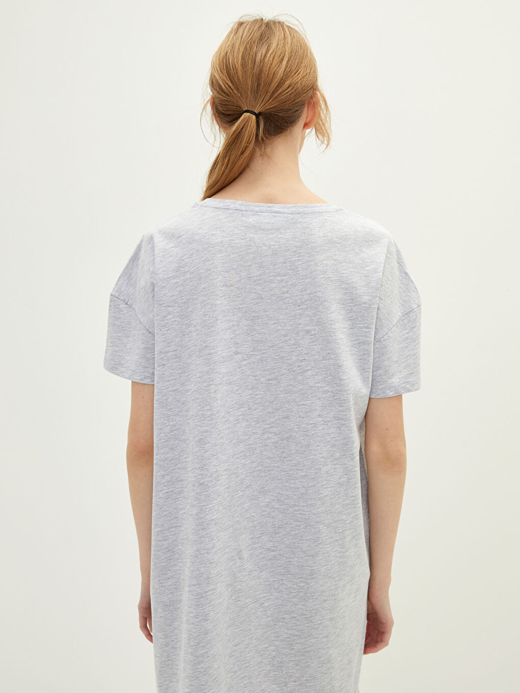 Gri Bisiklet Yaka Yazı Baskılı Kısa Kollu Kadın Gecelik-3