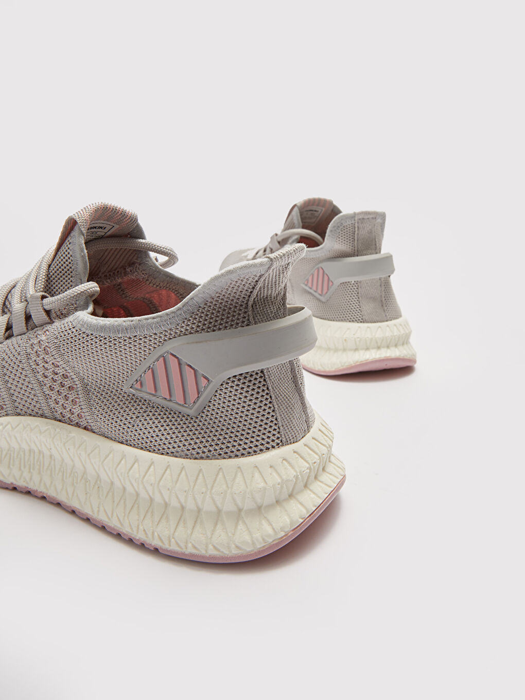 Gri Bağcıklı File Detaylı Kadın Aktif Spor Ayakkabı-7