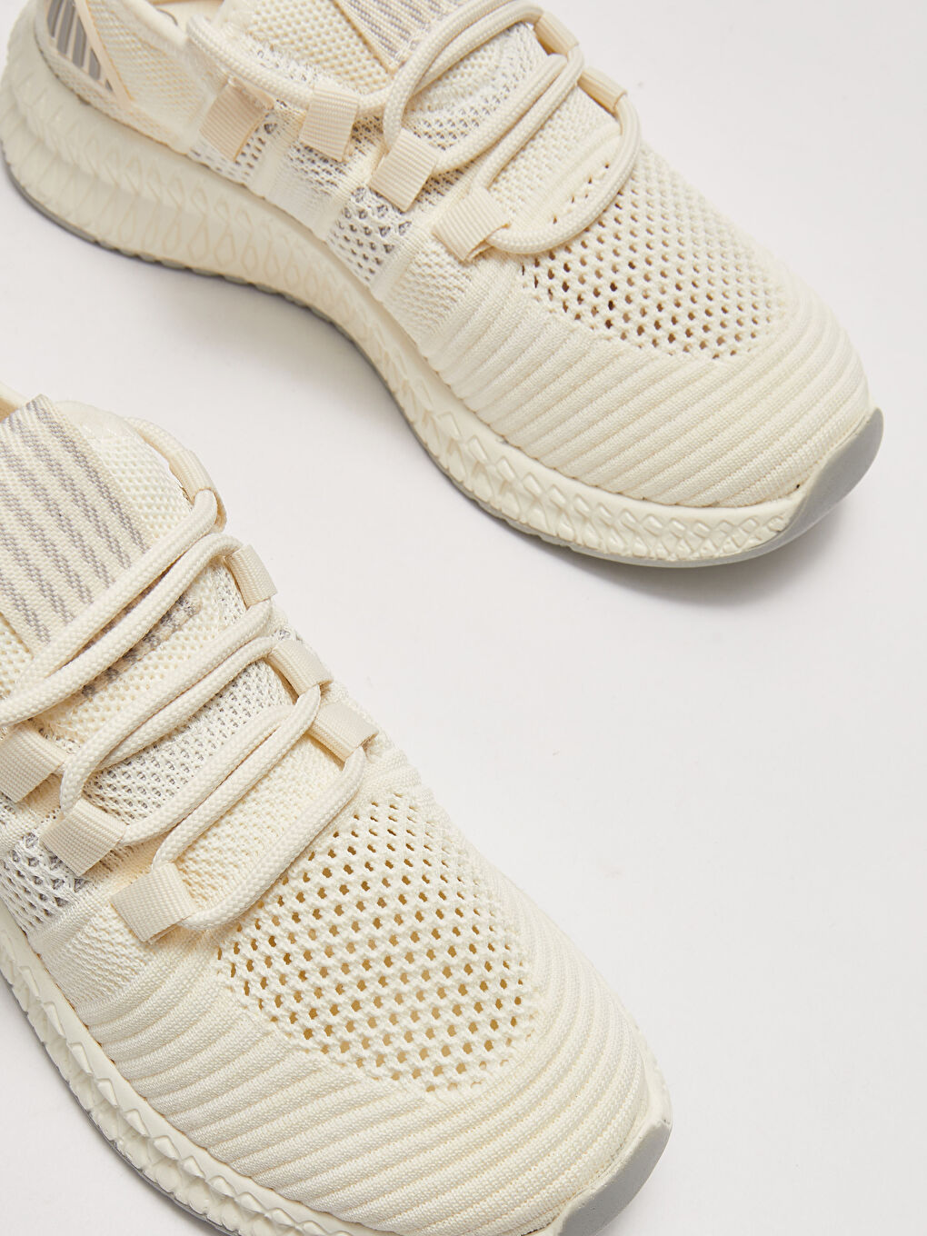 Laced Mesh Detailed Women's Active Sports Shoes-2