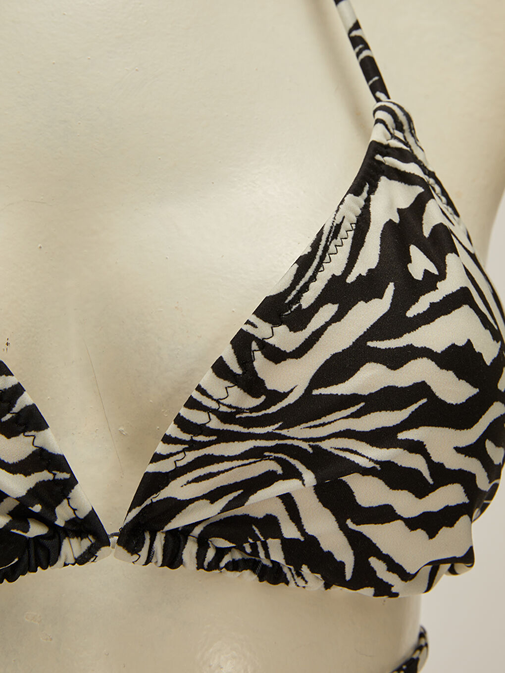 Bej Desenli Boyundan Bağlamalı Kadın Bikini Üst-2