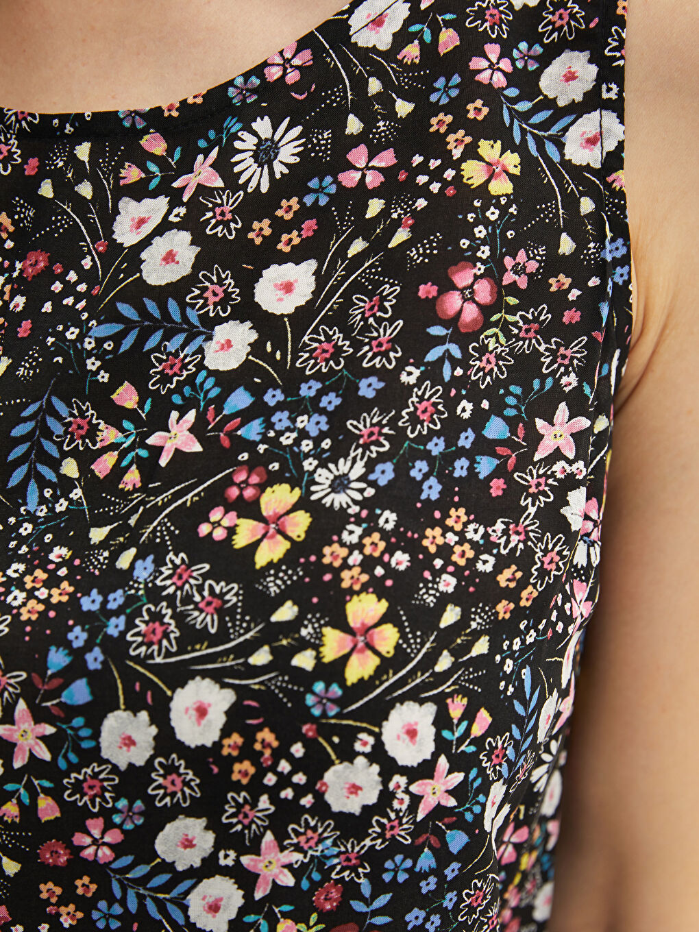 Crew Neck Floral Sleeveless Viscose Women's Blouse-2