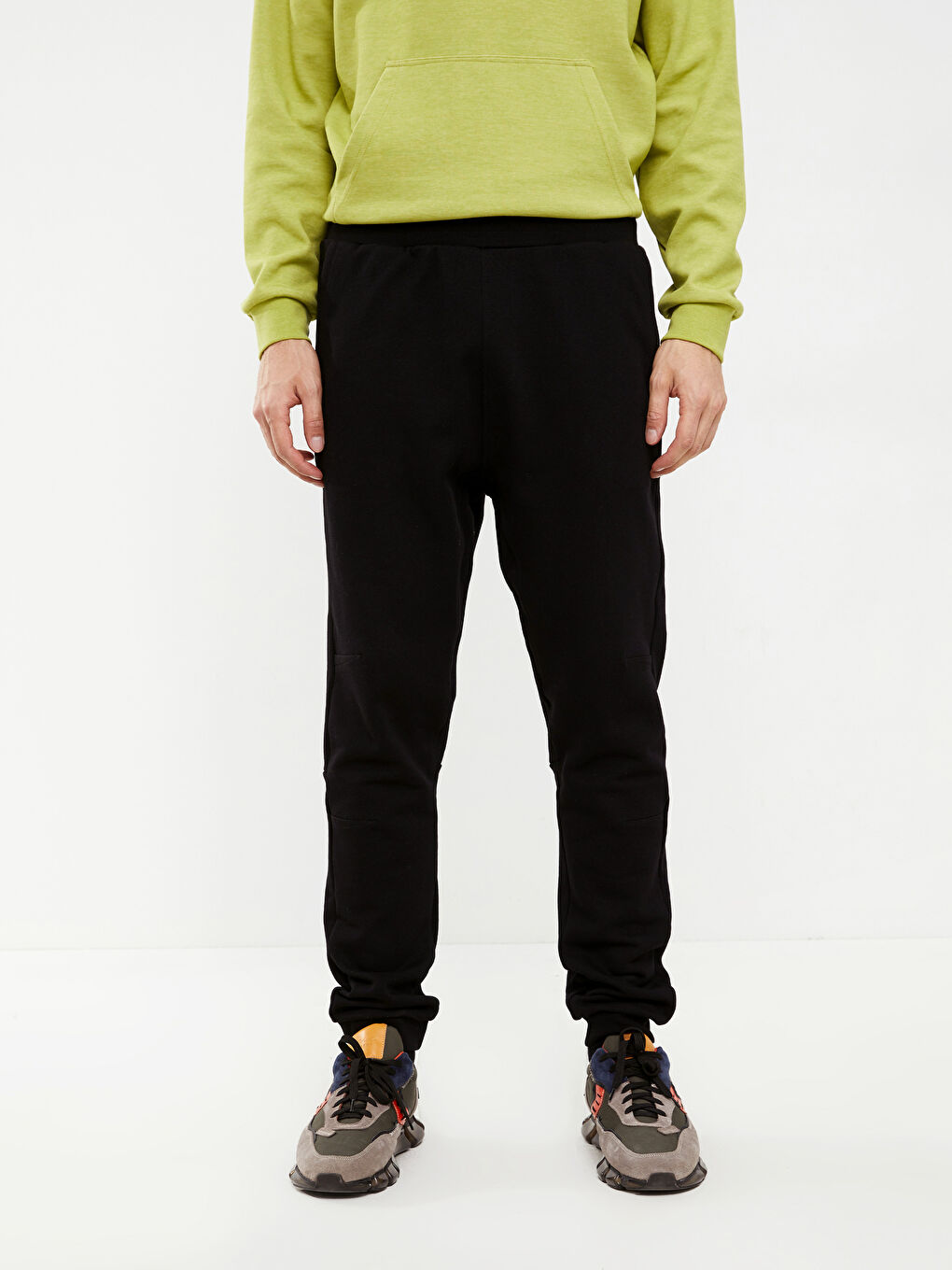 Siyah Standart Kalıp Erkek Eşofman Altı-3