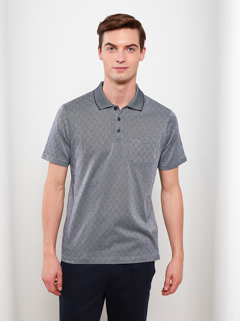 تيشيرت ياقة بولو كم قصير مُعالج بالميرسرايز للرجال-1