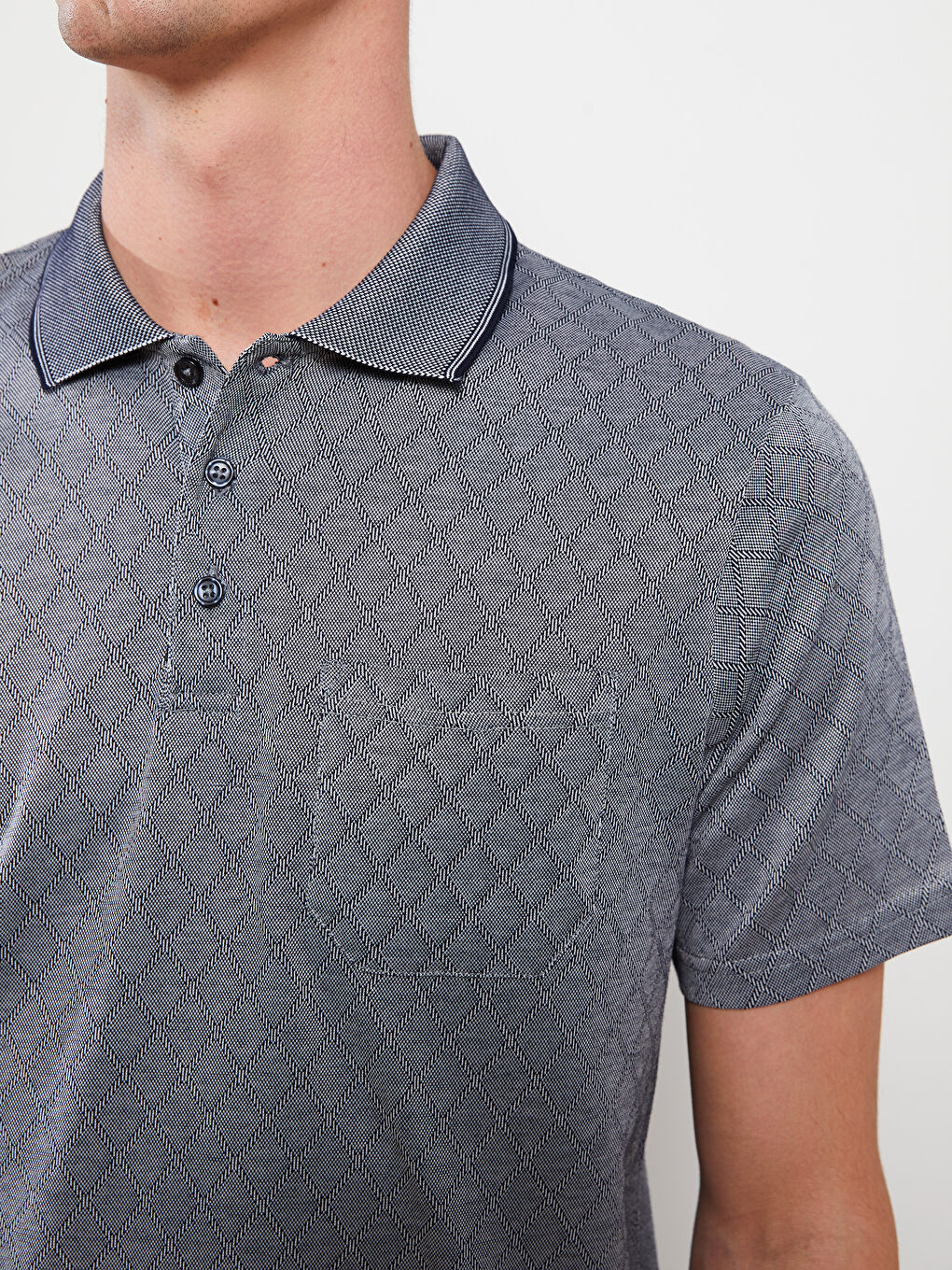 تيشيرت ياقة بولو كم قصير مُعالج بالميرسرايز للرجال-3