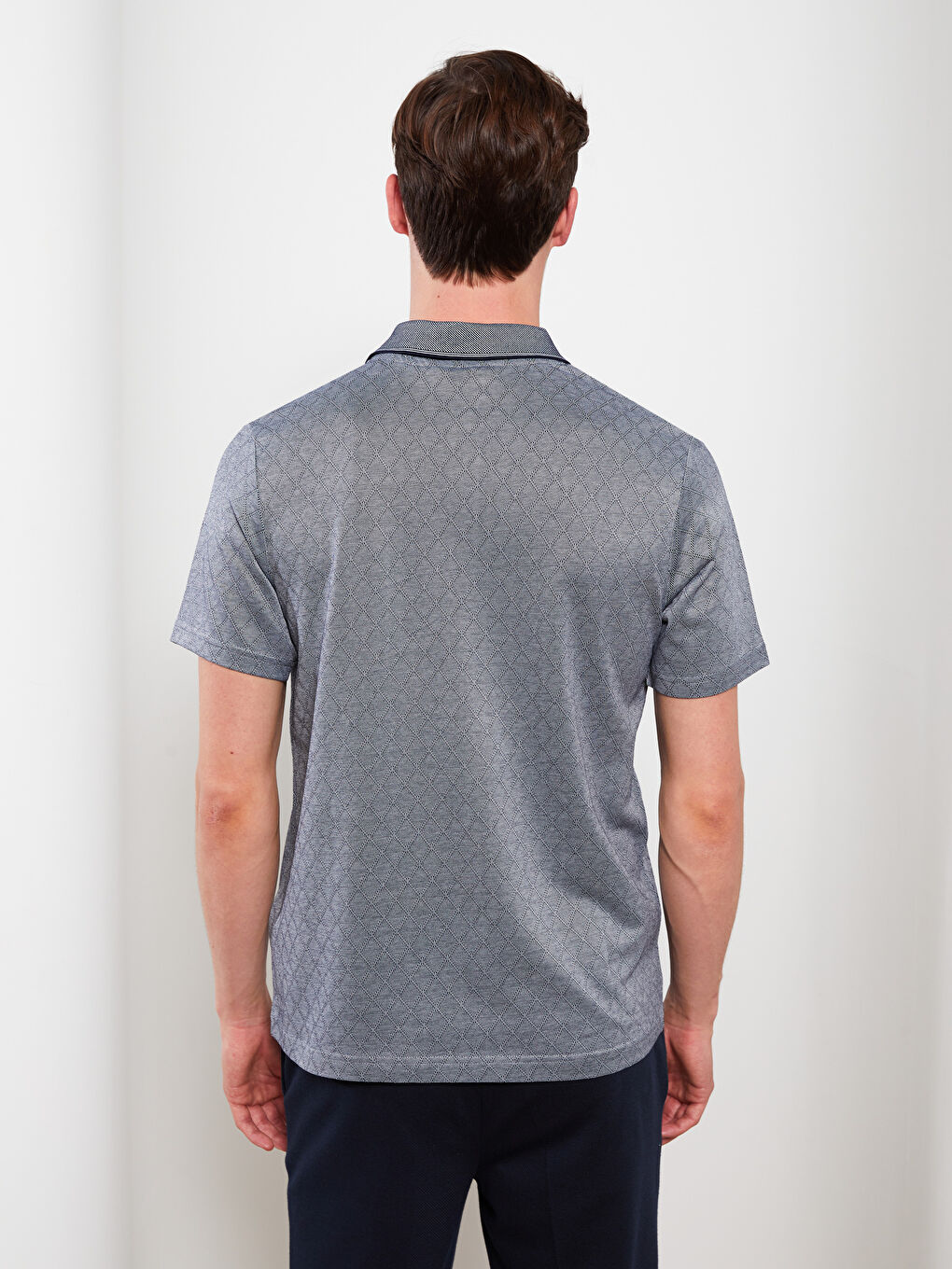 تيشيرت ياقة بولو كم قصير مُعالج بالميرسرايز للرجال-4