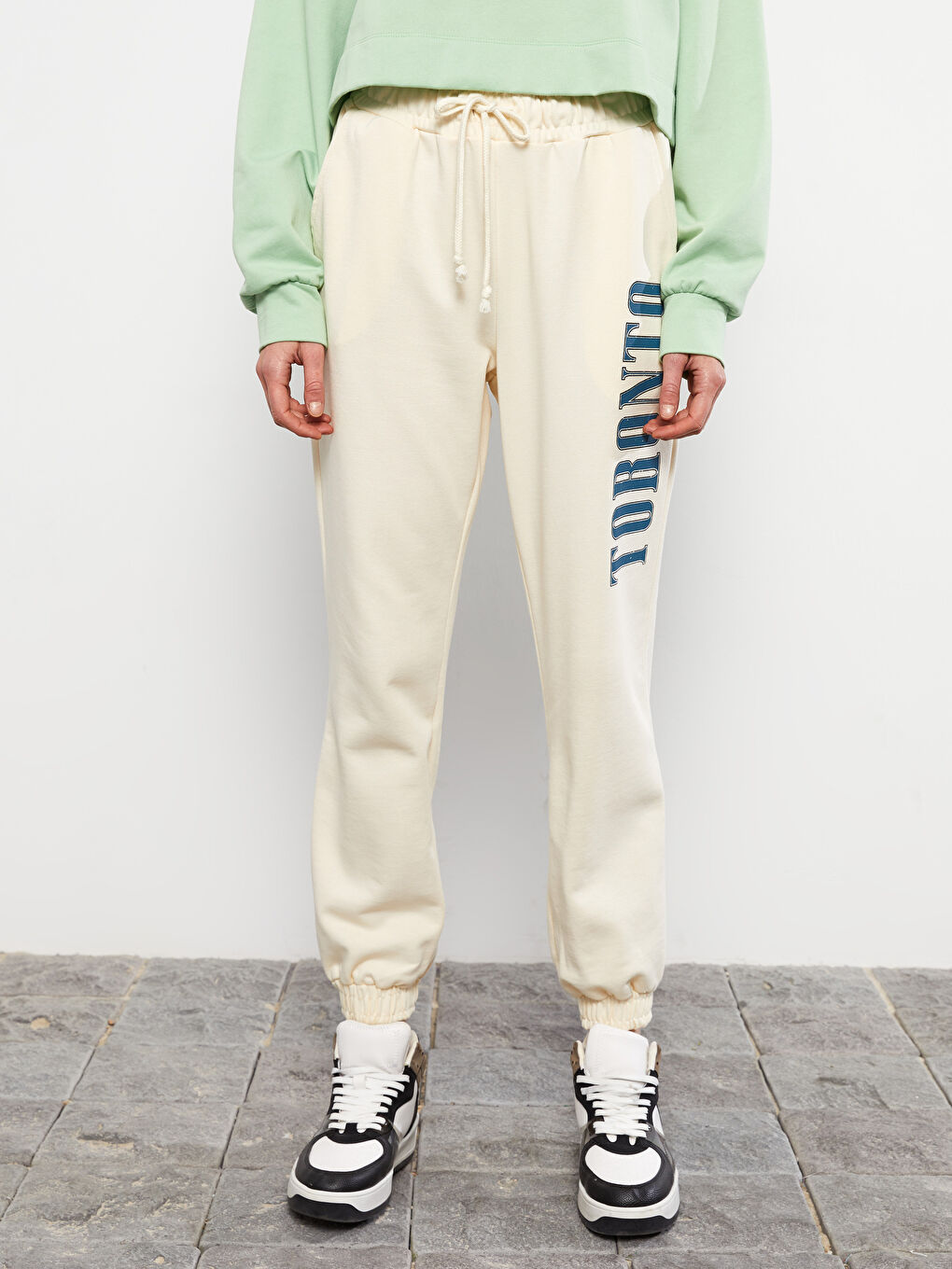 Elasticated Waist Printed Women's Jogger Sweatpants-2