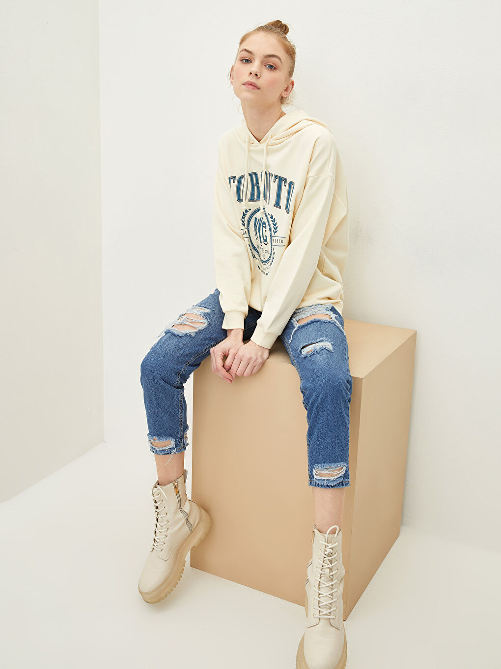 Bej Baskılı Uzun Kollu Kadın Hoodie