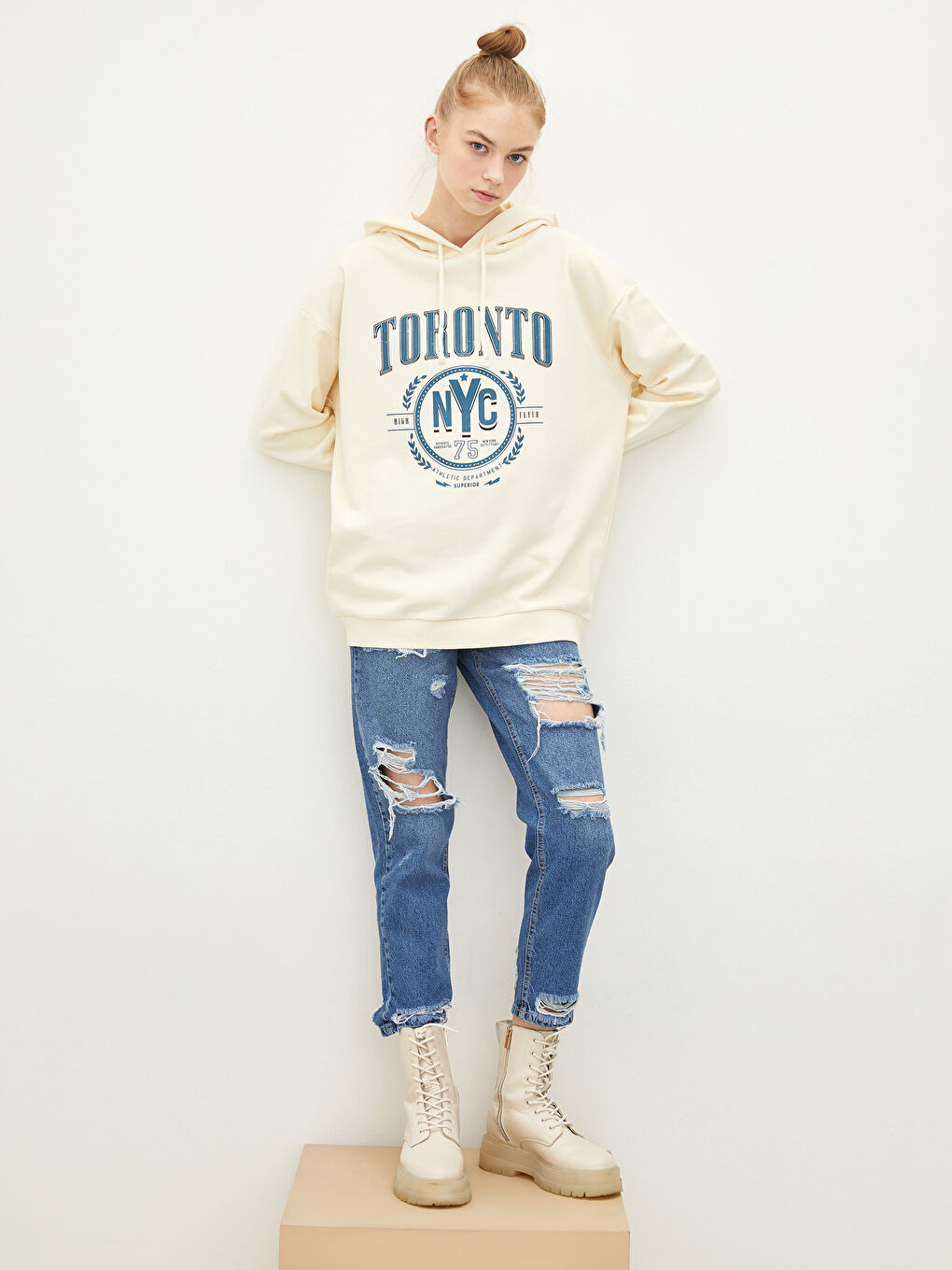 Bej Baskılı Uzun Kollu Kadın Hoodie-1