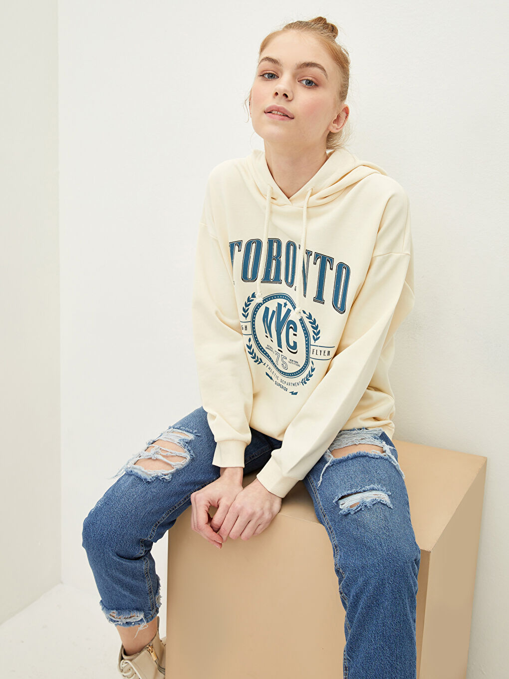 Bej Baskılı Uzun Kollu Kadın Hoodie-2