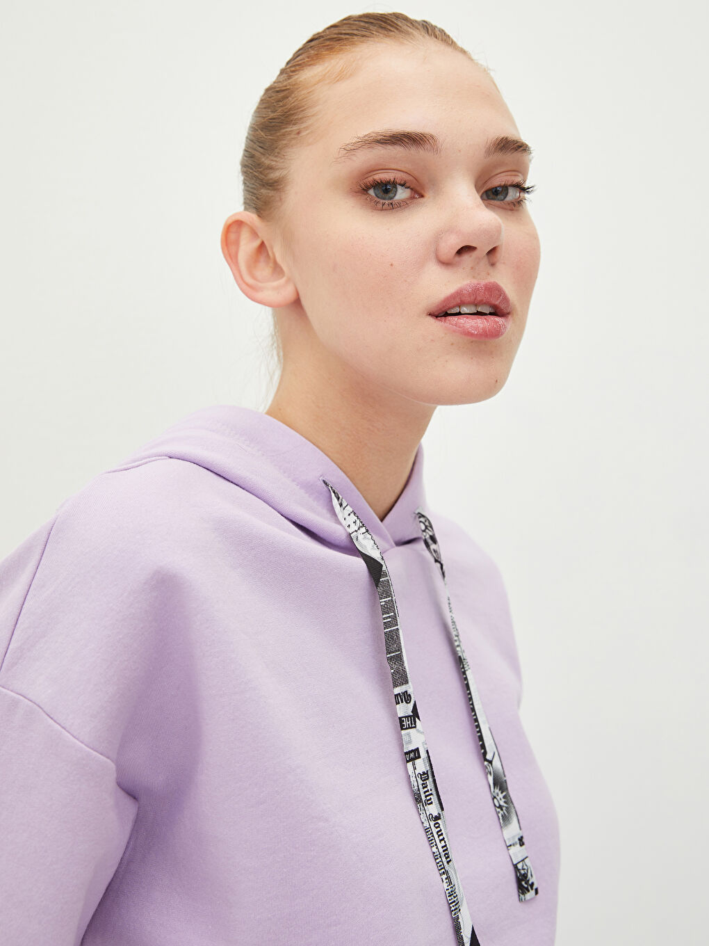 LCW Vision Schlichtes Langarm-Kapuzensweatshirt für Damen -S2CA75Z8-G3W