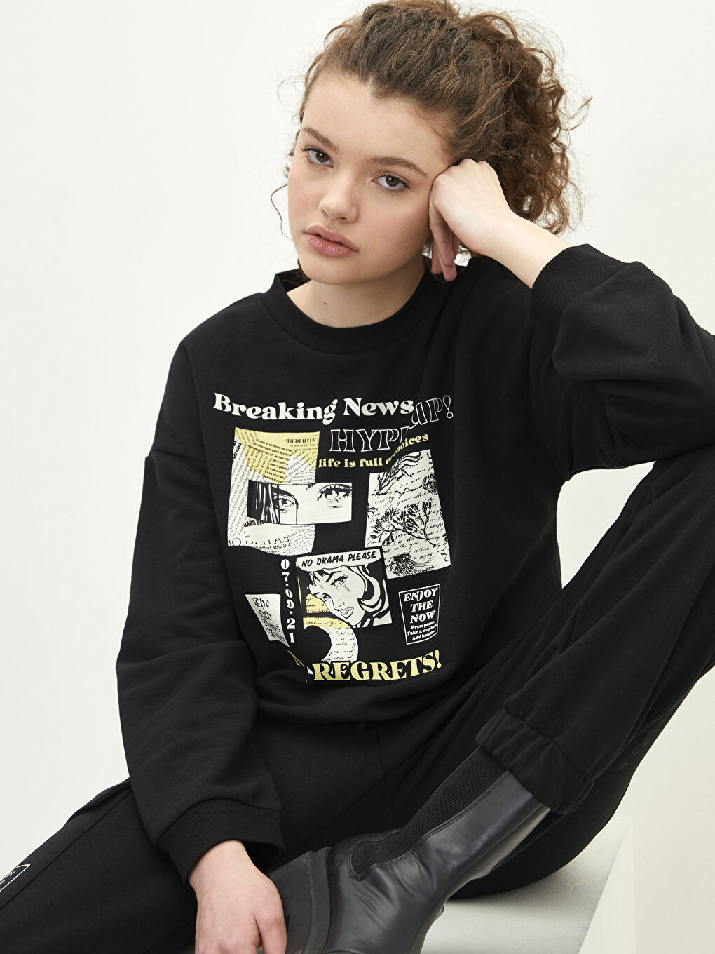 Siyah Bisiklet Yaka Baskılı Uzun Kollu Kadın Sweatshirt-1