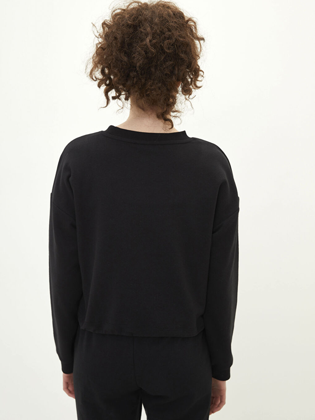 Siyah Bisiklet Yaka Baskılı Uzun Kollu Kadın Sweatshirt-4