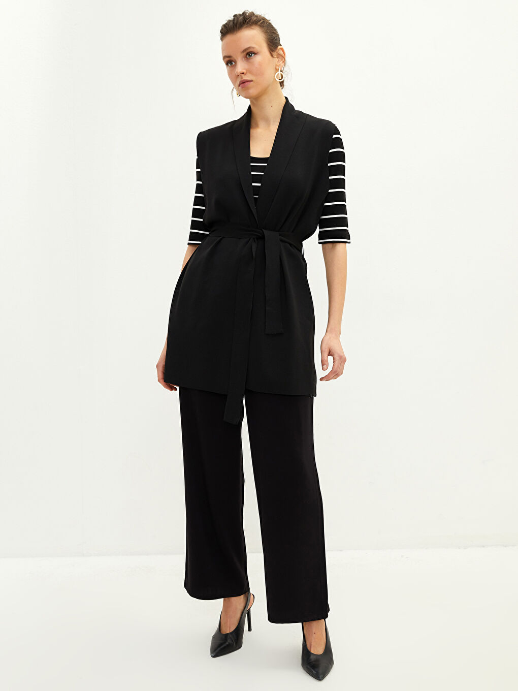 کەمەری یه‌خه‌ی دوو بەرۆک سادە تریکۆ بێ قۆڵ بۆ ژنان-4