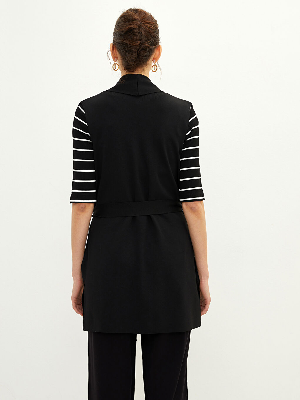 کەمەری یه‌خه‌ی دوو بەرۆک سادە تریکۆ بێ قۆڵ بۆ ژنان-5