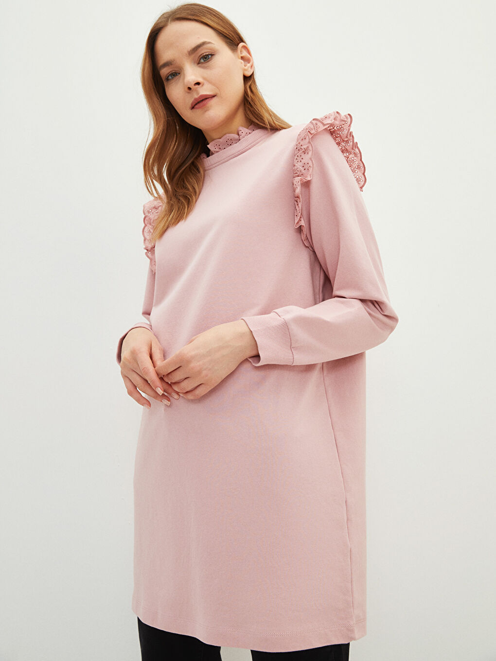 Pembe Fırfırlı Dik Yaka Nakışlı Uzun Kollu Kadın Sweatshirt Tunik