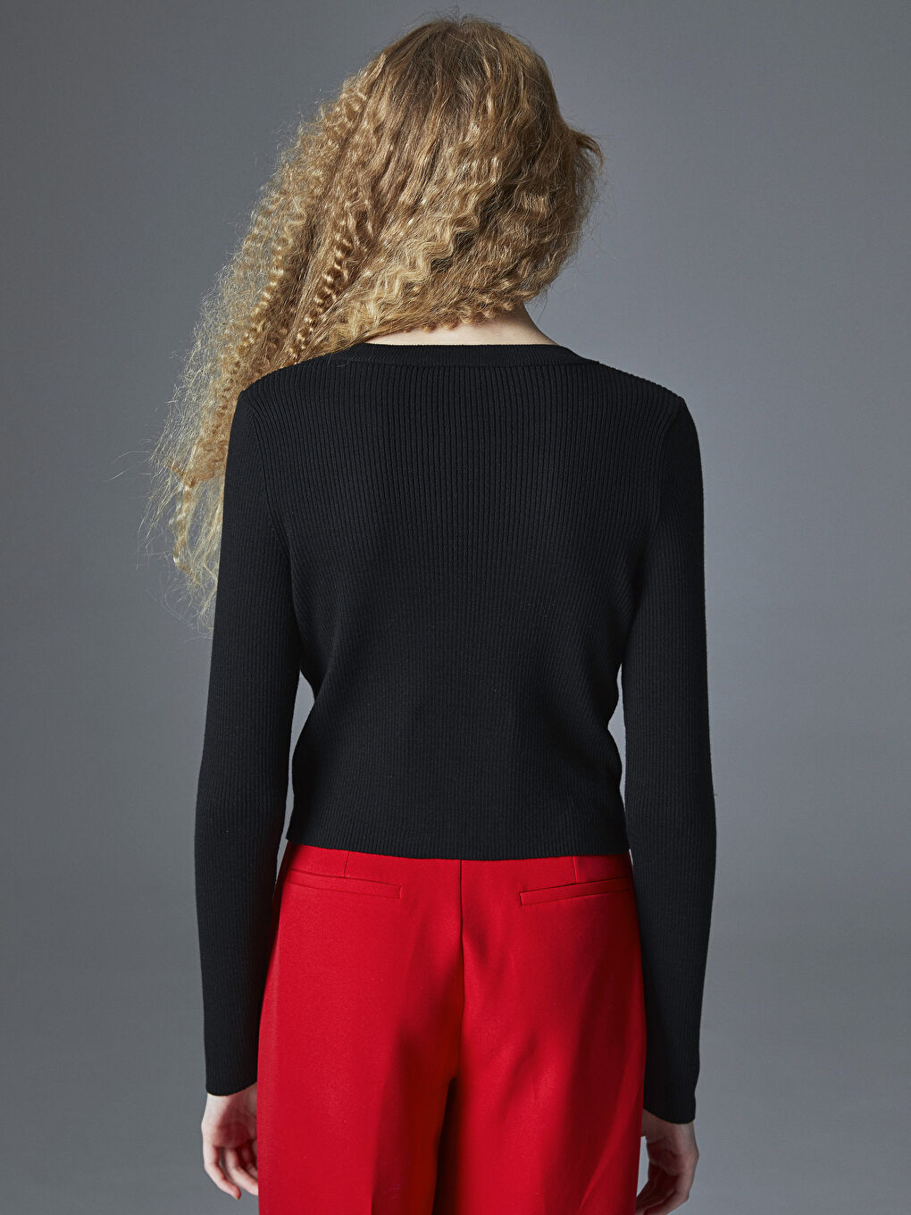 Свитер из трикотажа с круглым вырезом, однотонный, с длинным рукавом для женщин-4