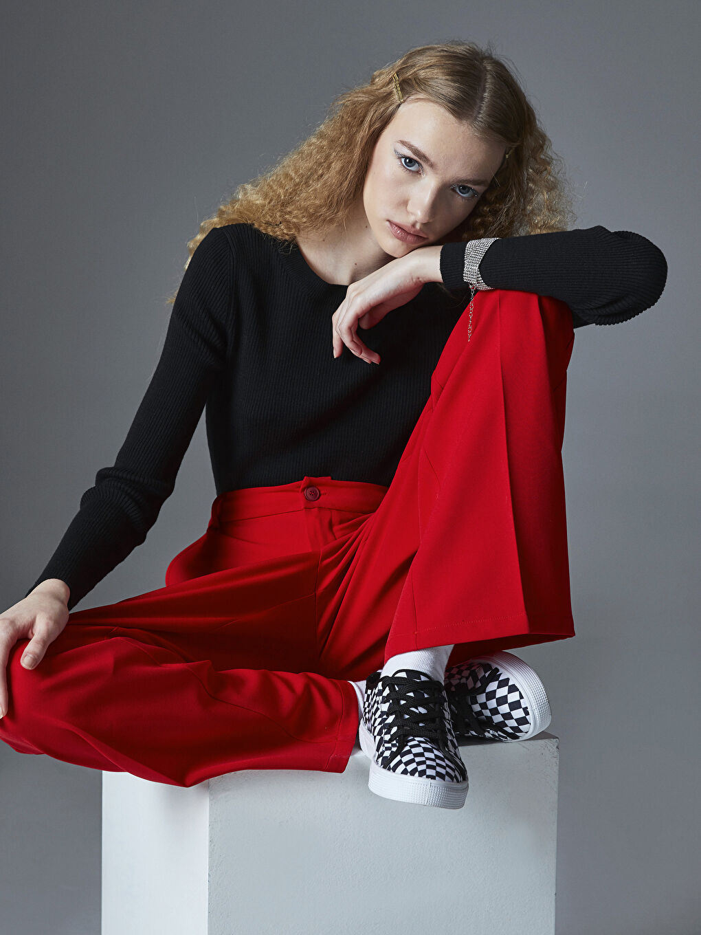 Свитер из трикотажа с круглым вырезом, однотонный, с длинным рукавом для женщин