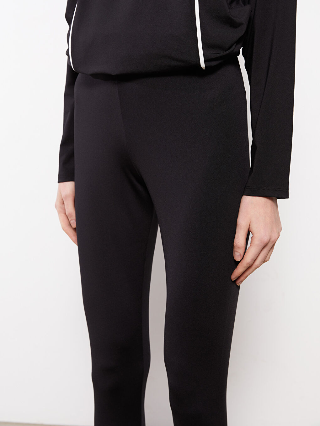 Siyah Kadın Beli Lastikli Düz Tesettür Mayo Alt-2