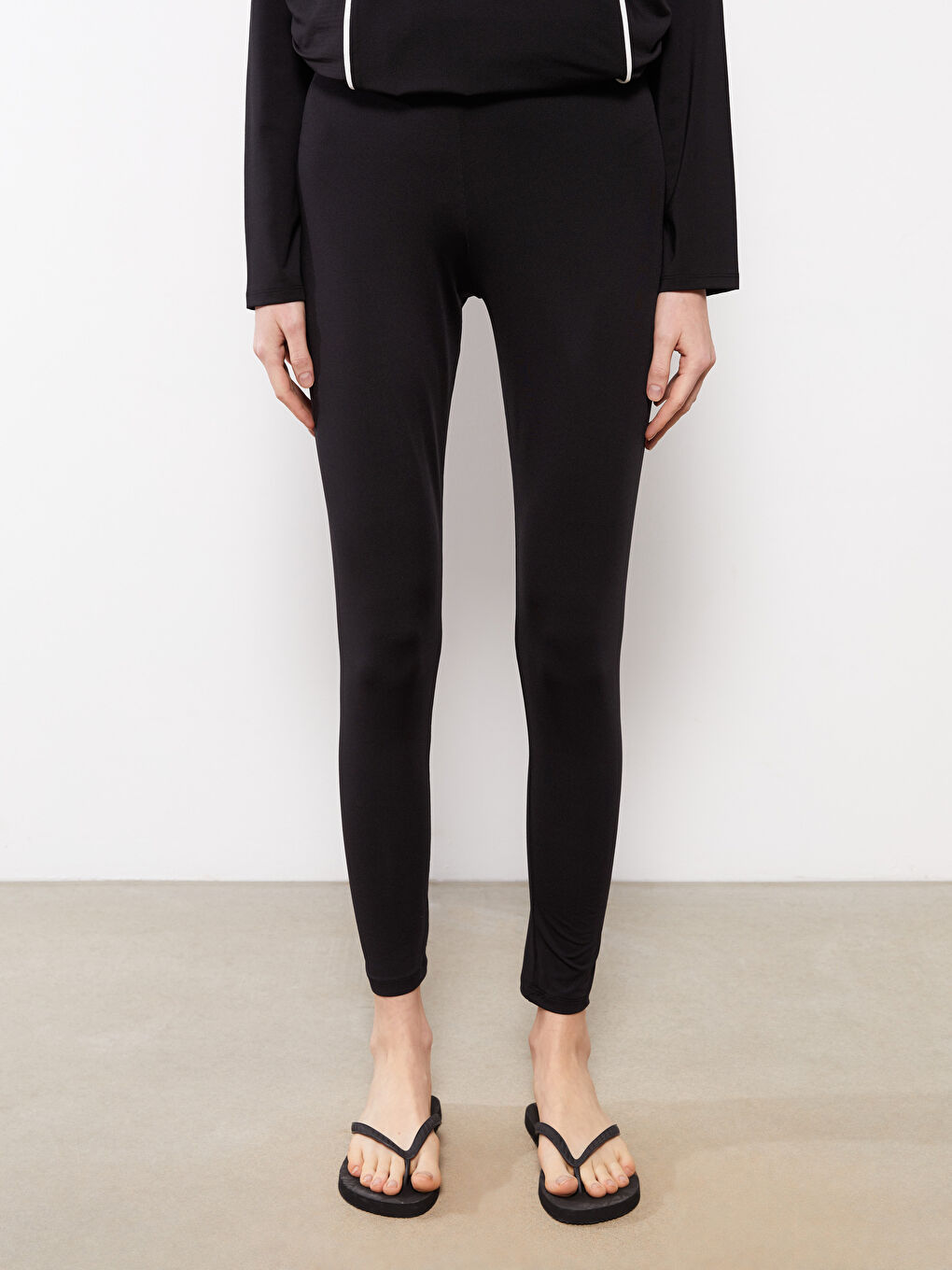 Siyah Kadın Beli Lastikli Düz Tesettür Mayo Alt-3