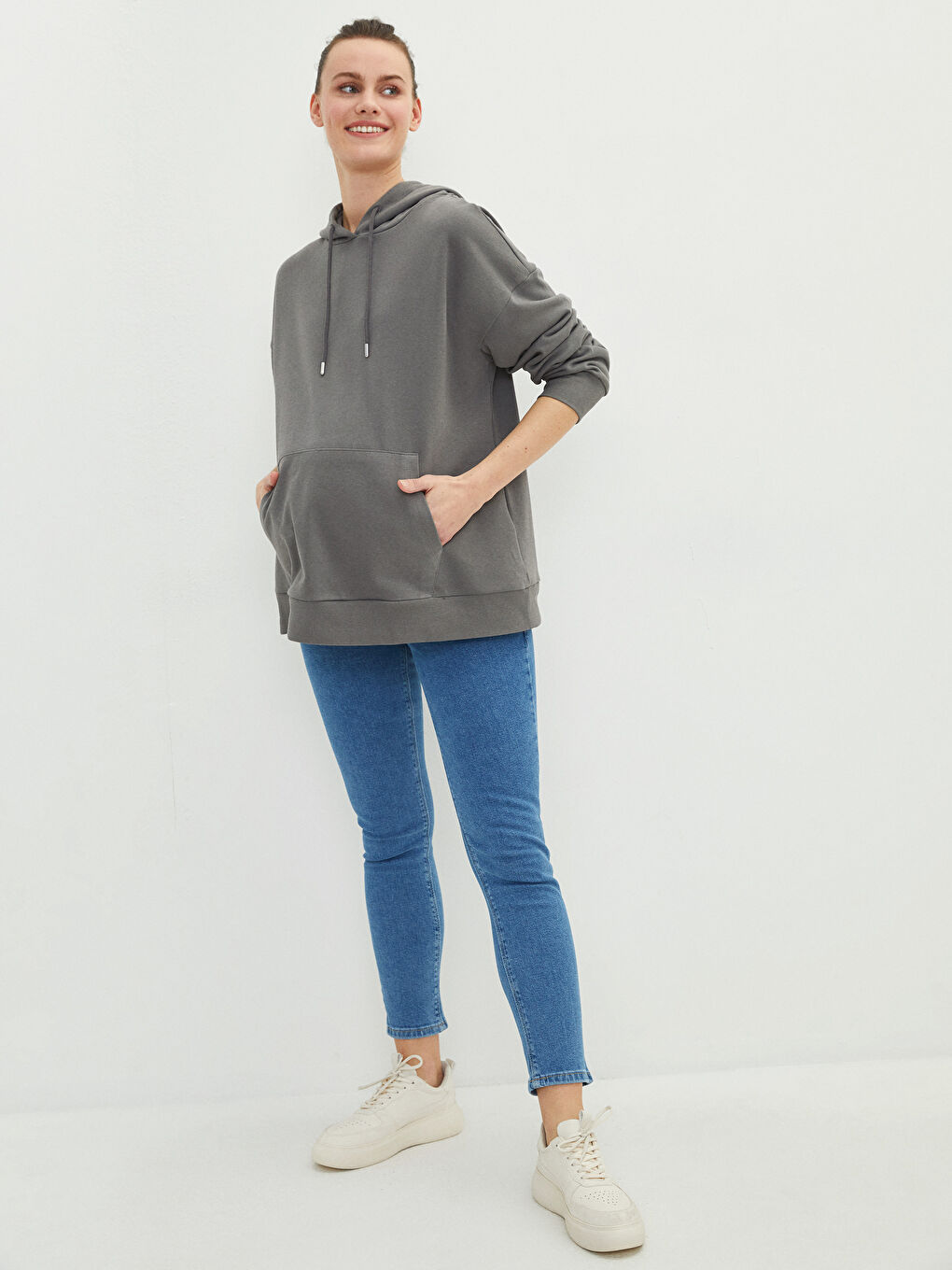 LCWAIKIKI Maternity Orta İndigo Rodeo Karın Panelli Slim Mom Cep Detaylı Hamile Rodeo Jean Pantolon