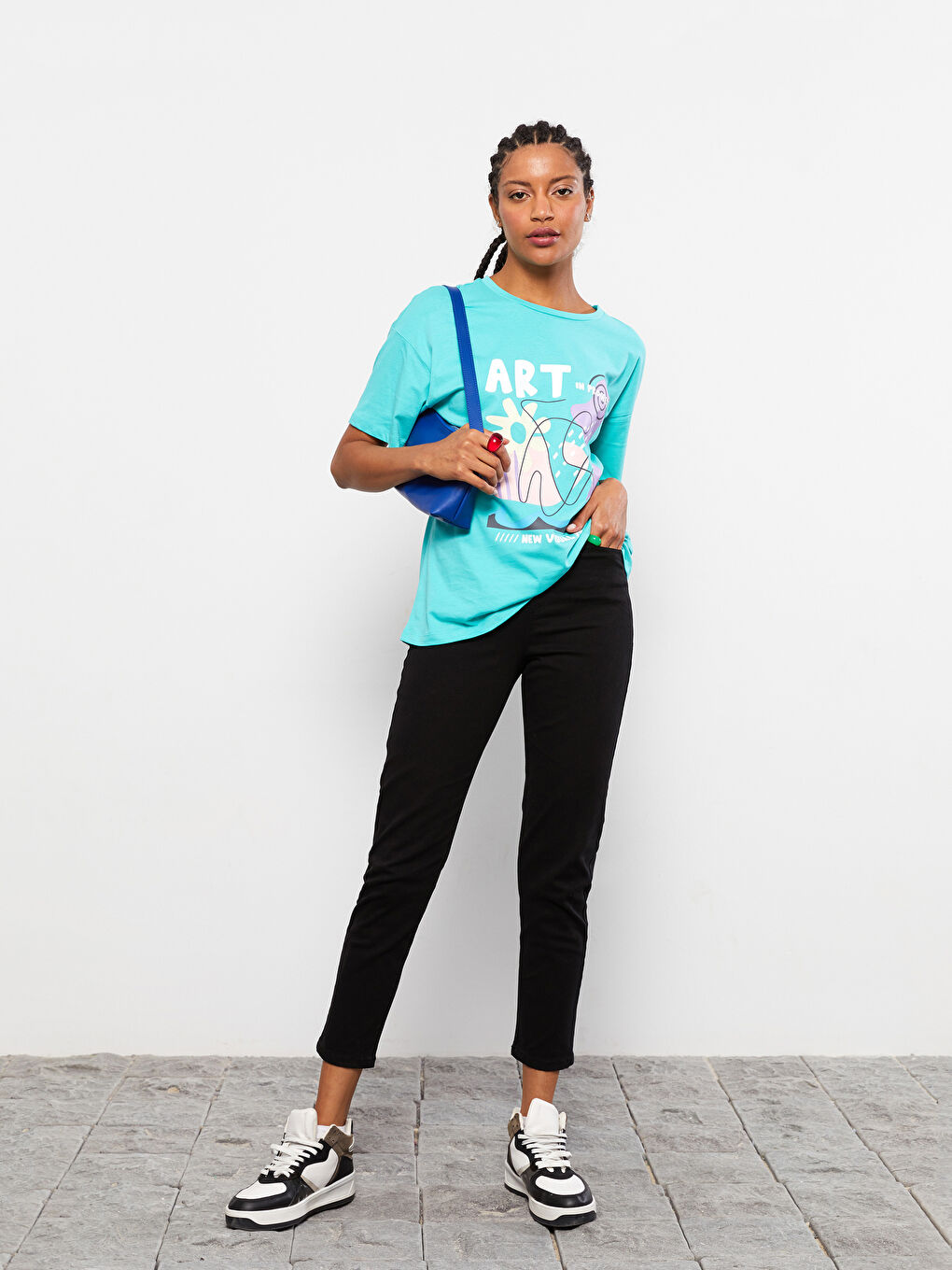 تيشيرت قطن كم قصير مطبوع بياقة دائرية للسيدات