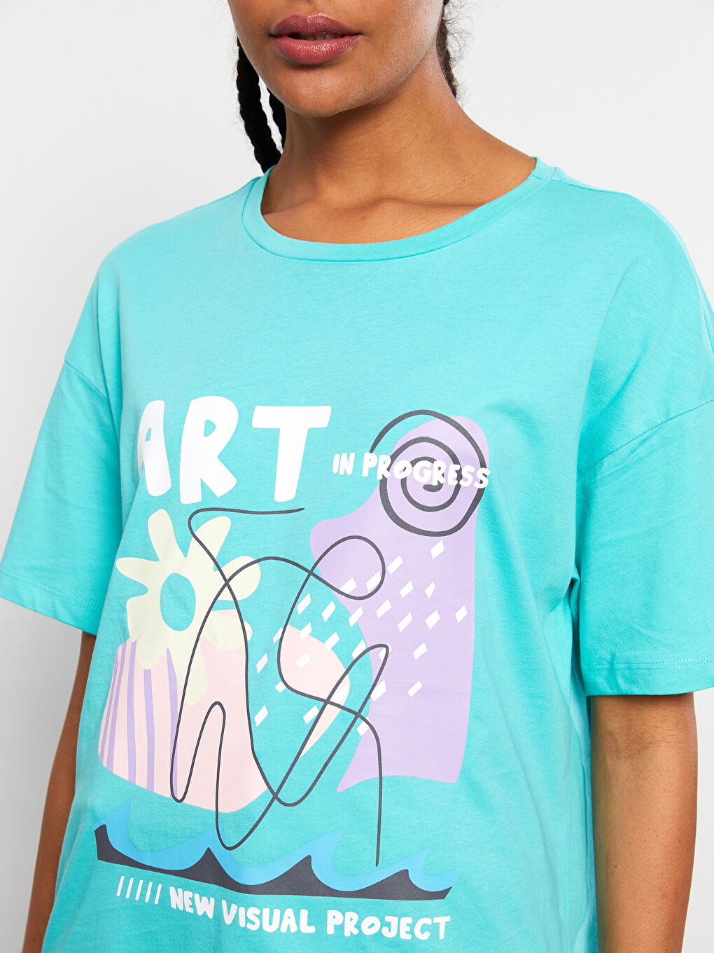 تيشيرت قطن كم قصير مطبوع بياقة دائرية للسيدات-3