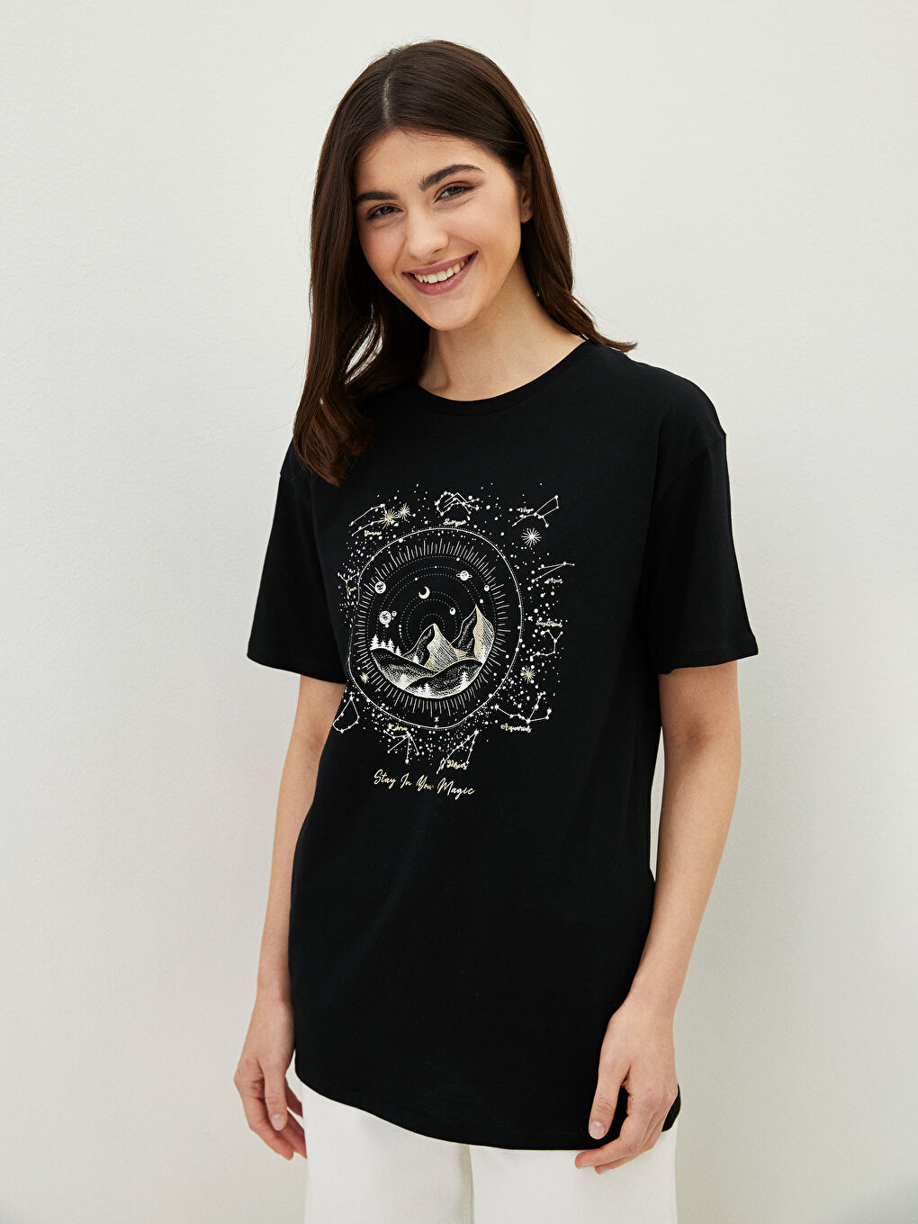 Siyah Bisiklet Yaka Baskılı Kısa Kollu Pamuklu Kadın Tişört