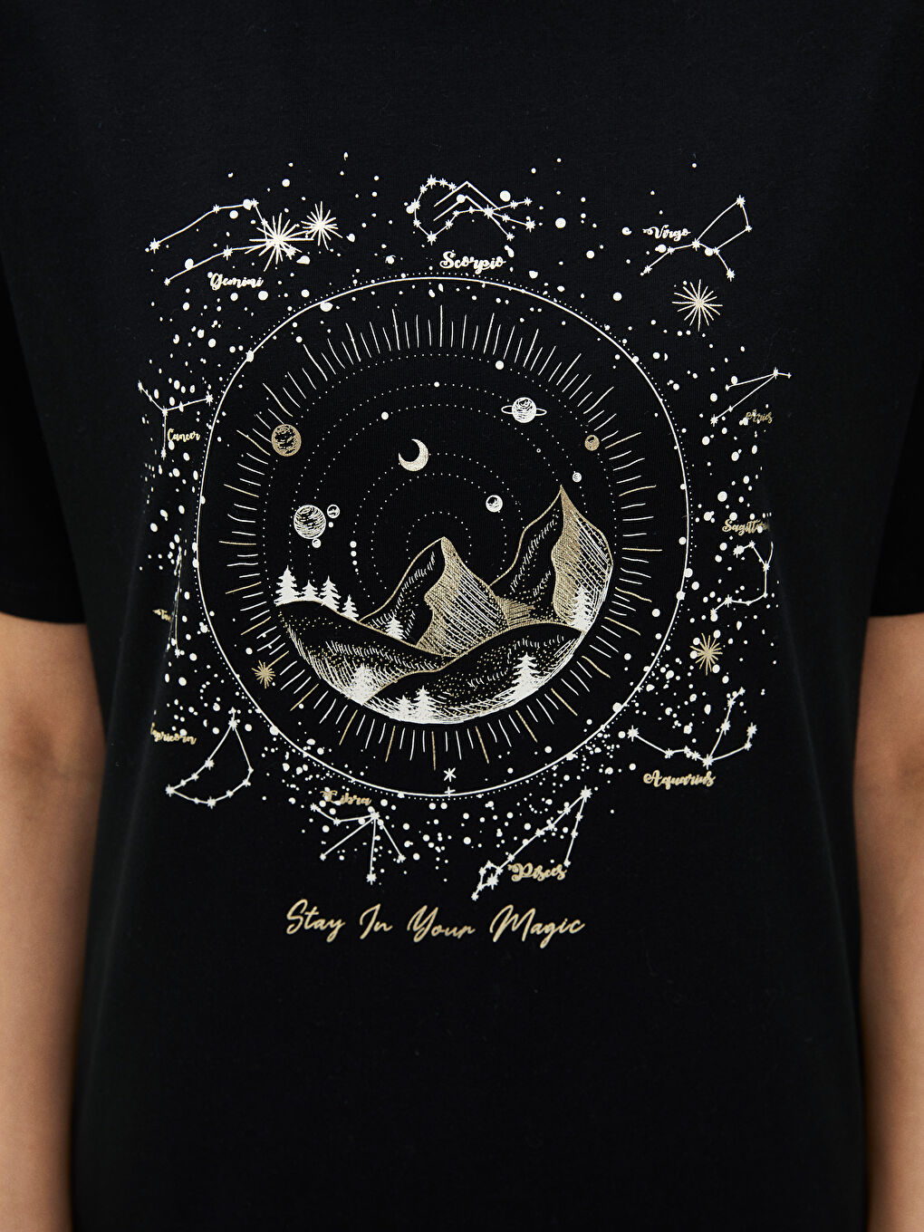 Siyah Bisiklet Yaka Baskılı Kısa Kollu Pamuklu Kadın Tişört-3