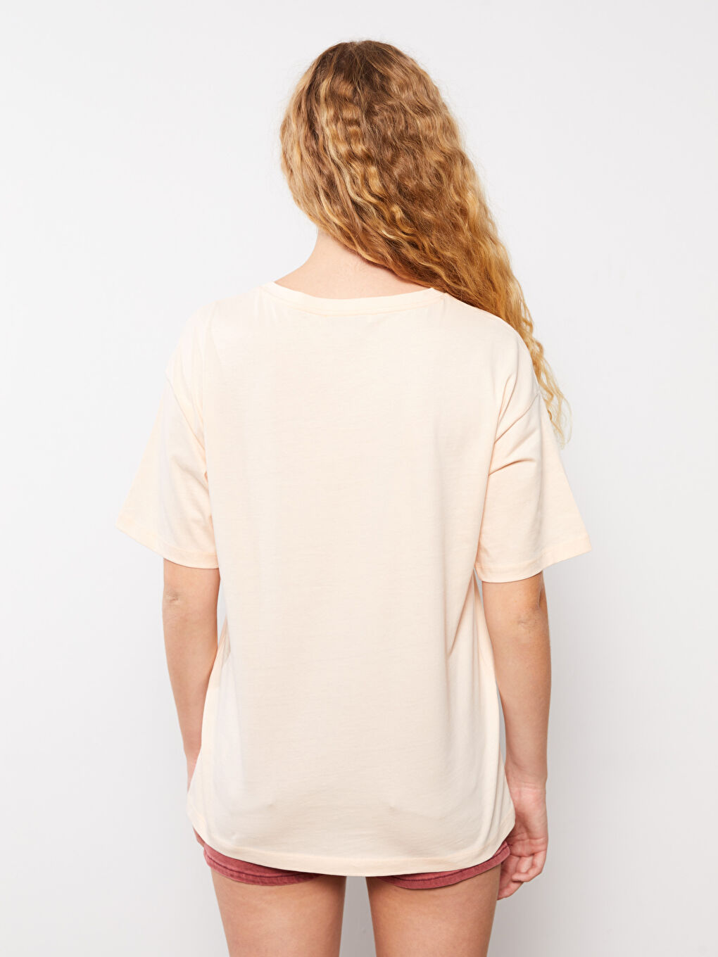 تيشيرت قطن كم قصير مطبوع بياقة دائرية للسيدات-4