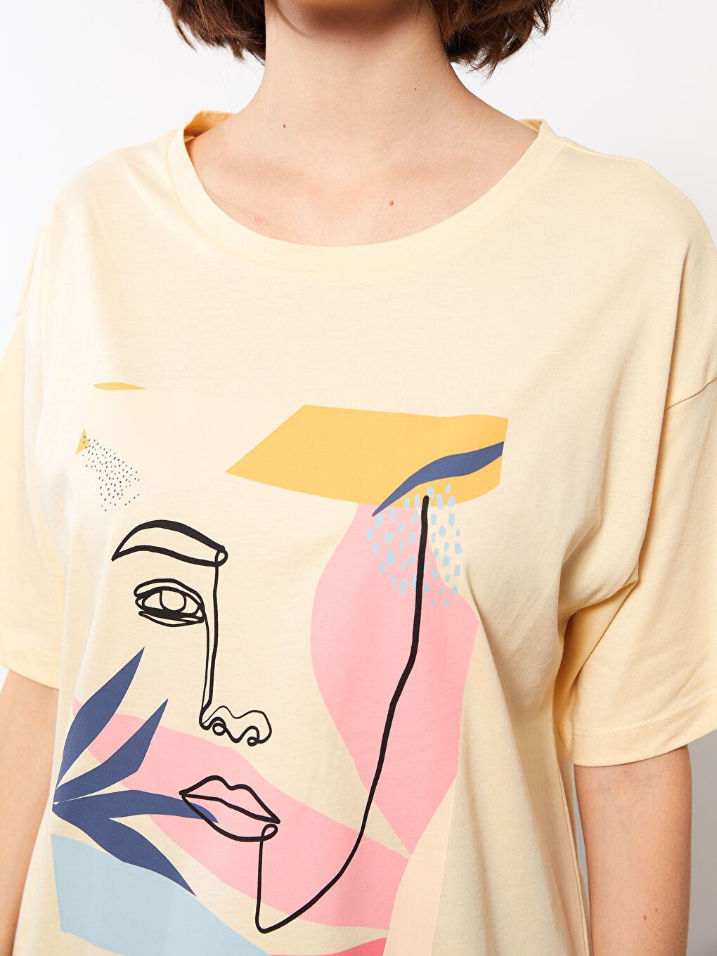 Crew Neck Printed Short Sleeve Cotton Women's T-shirt-3