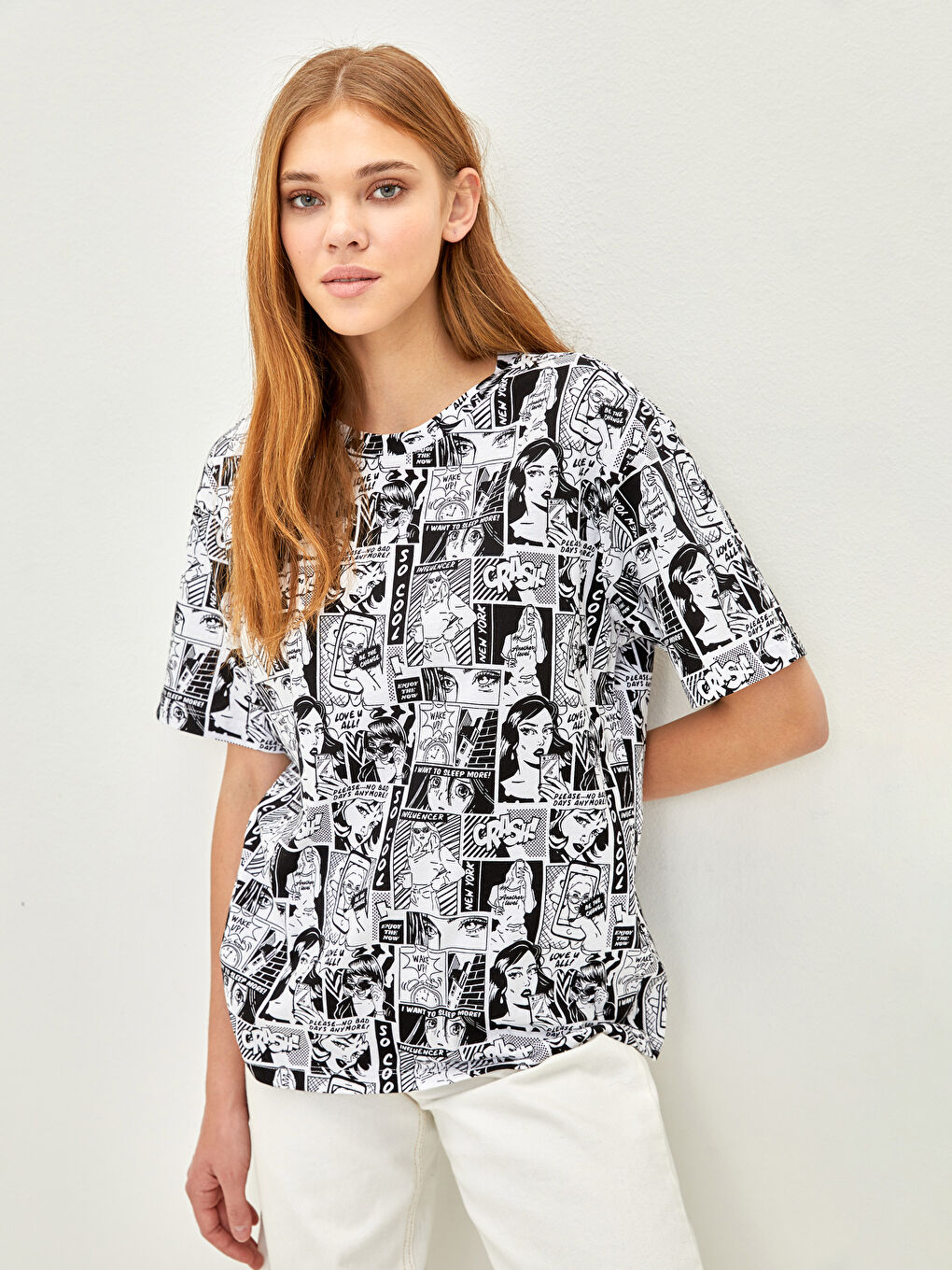Siyah Bisiklet Yaka Baskılı Kısa Kollu Pamuklu Kadın Tişört
