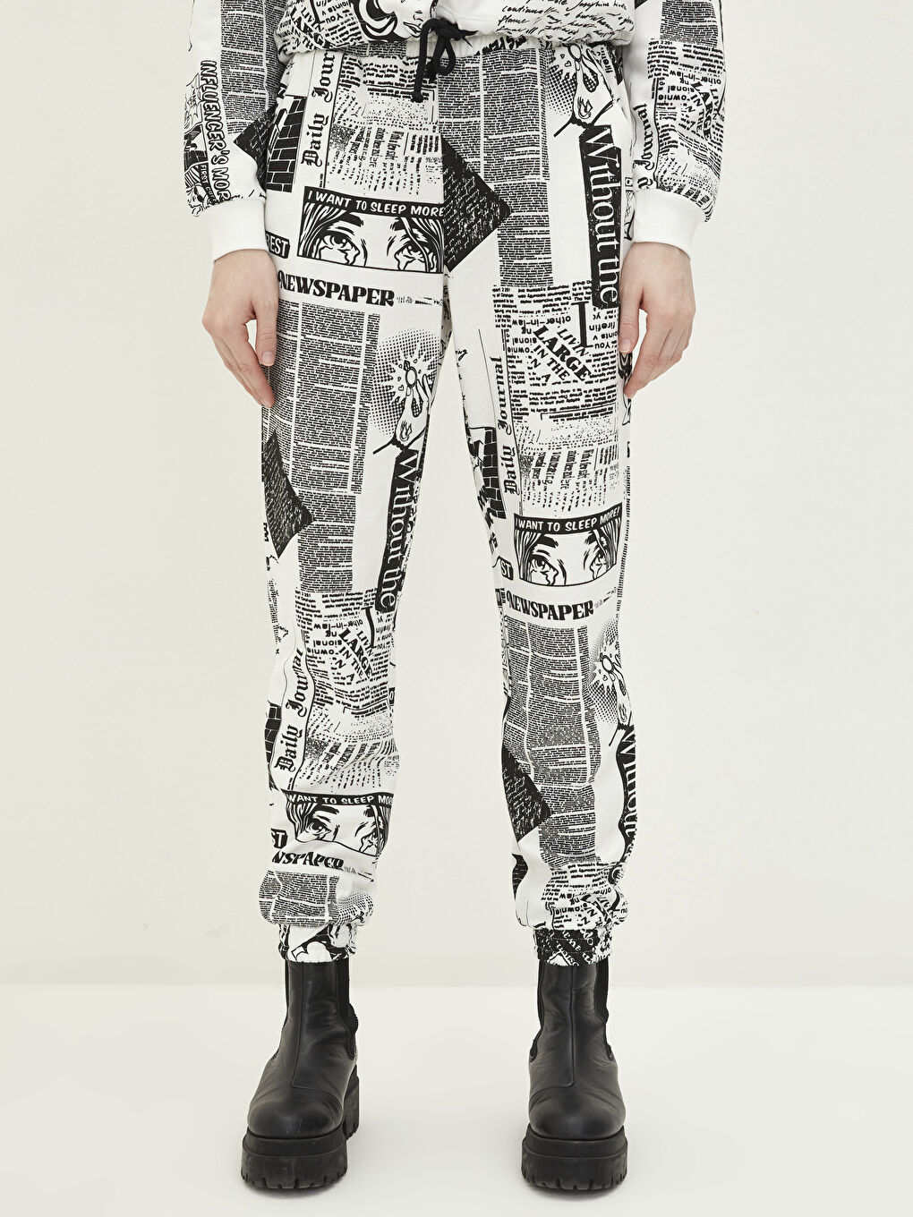 بنطلون رياضي مطبوع بخصر مرن للسيدات-2