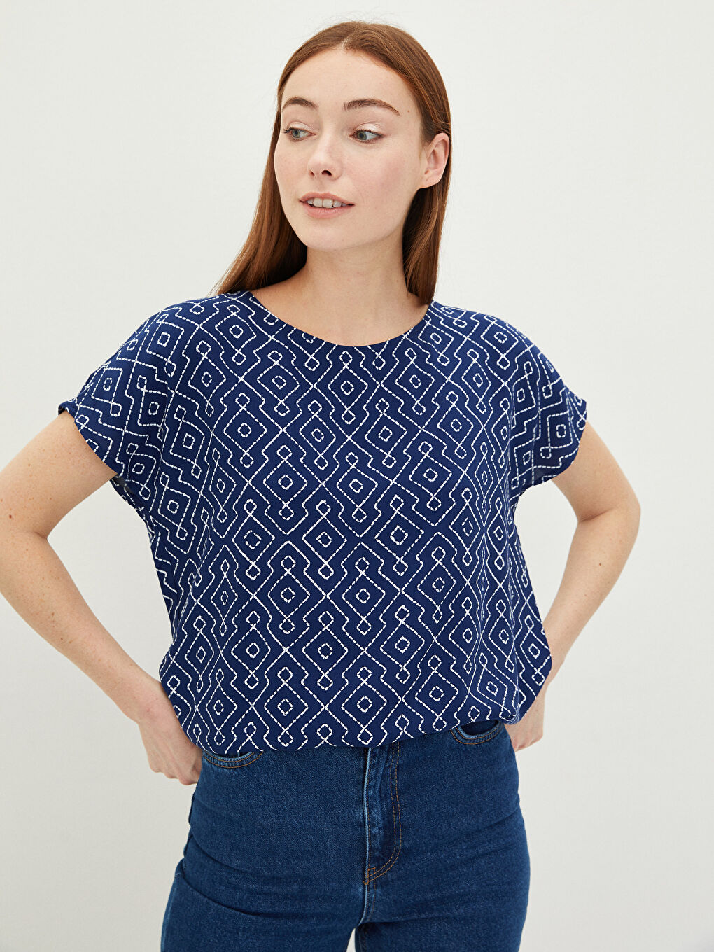 Blouse pour Femmes en Popeline à Col Rond Imprimée à Manches Courtes