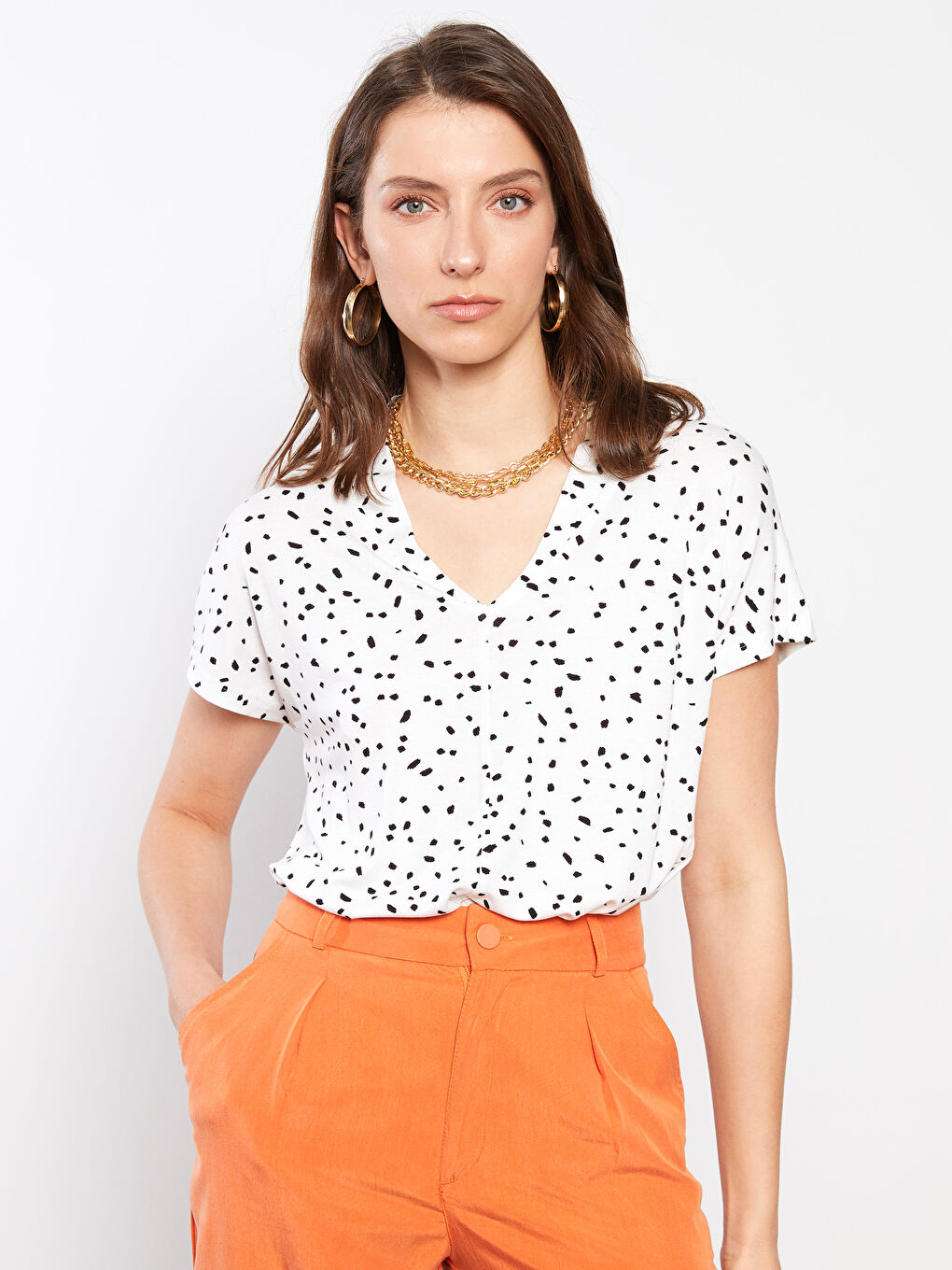 بلوزة ياقة على شكل حرف V مطبوع كم قصير كريب للسيدات-2