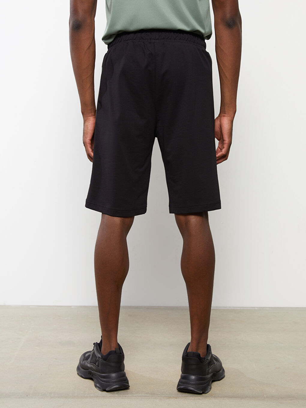 Siyah Standart Kalıp Erkek Spor Şort-3