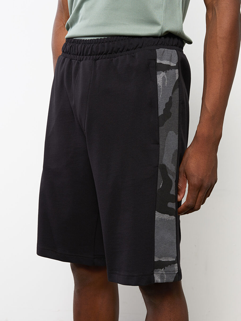 Siyah Standart Kalıp Erkek Spor Şort-4