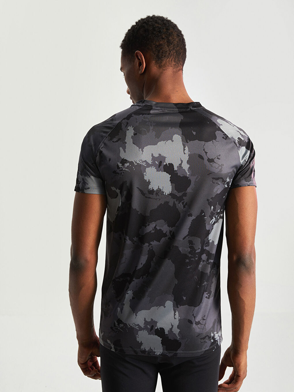 Gri Bisiklet Yaka Kısa Kollu Desenli Erkek Spor Tişört-4